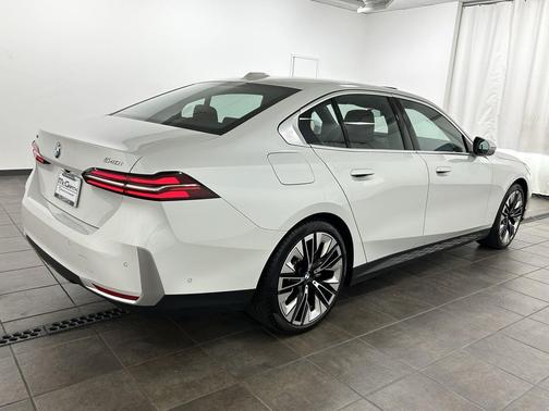 2025 BMW 540 xDrive