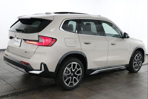 C7a 2027 BMW X1 xDrive28i