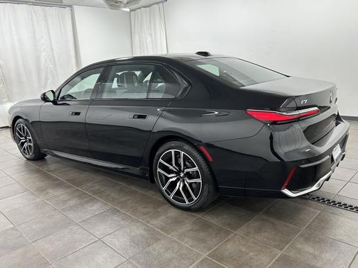 2025 BMW i7 xDrive60