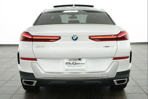 Mineral White Metallic 2023 BMW X6 xDrive40i