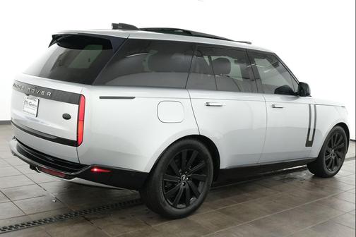 Silver 2023 Land Rover Range Rover P400 SE