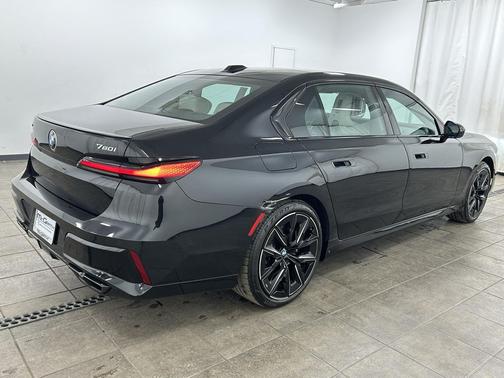 2023 BMW 760 i xDrive