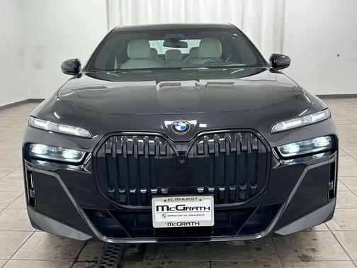 Black Sapphire Metallic 2023 BMW 760 i xDrive