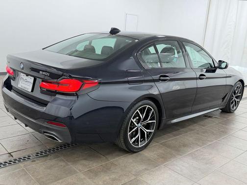 Carbon Black Metallic 2021 BMW 540 xDrive