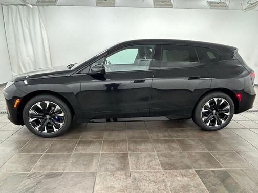 Black Sapphire Metallic 2026 BMW iX xDrive60