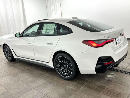 Alpine White 2026 BMW i4 Gran Coupe xDrive40