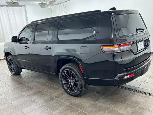 Diamond Black Crystal Pearlcoat 2024 Jeep Grand Wagoneer L Series III Obsidian 4x4