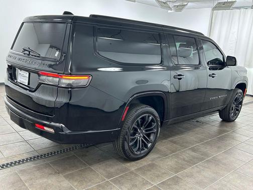 Diamond Black Crystal Pearlcoat 2024 Jeep Grand Wagoneer L Series III Obsidian 4x4