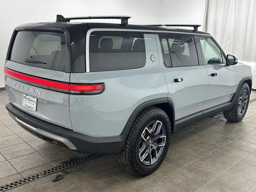 2023 Rivian R1S Adventure