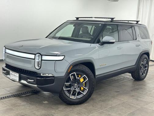 2023 Rivian R1S Adventure