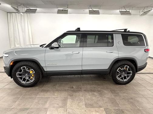 2023 Rivian R1S Adventure