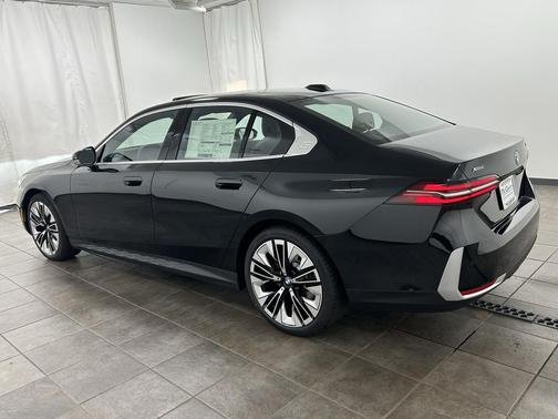 2026 BMW 530 i xDrive