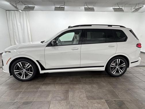 2026 BMW X7 M60i