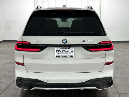 Alpine White 2026 BMW X7 M60i