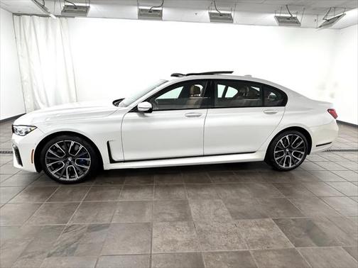 2022 BMW 750 i xDrive