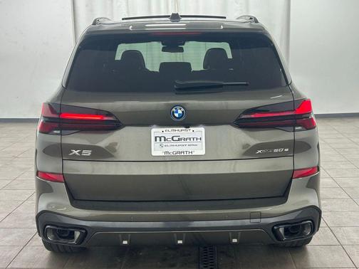 Manhattan Green Metallic 2026 BMW X5 PHEV xDrive50e
