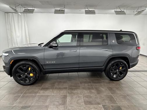 2023 Rivian R1S Adventure