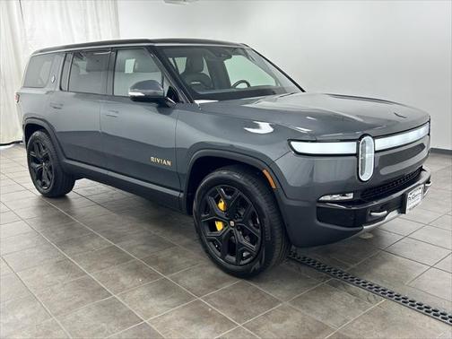 2023 Rivian R1S Adventure