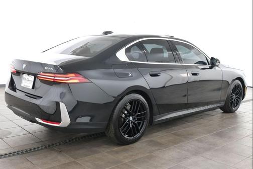 Black Sapphire Metallic 2024 BMW 530 xDrive