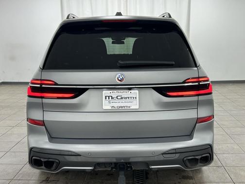 2023 BMW X7 M60i