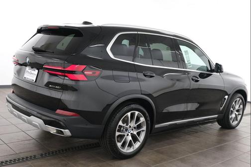 Black Sapphire Metallic 2024 BMW X5 xDrive40i