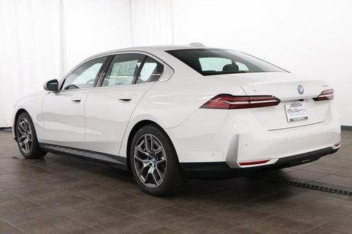2025 BMW i5 xDrive40