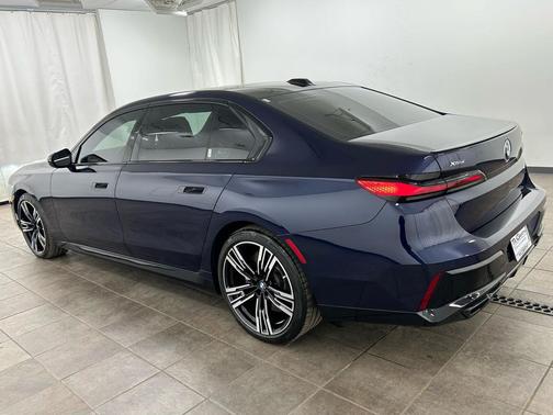 2023 BMW 760 i xDrive