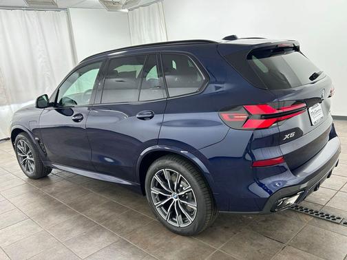 Tanzanite Blue II Metallic 2026 BMW X5 PHEV xDrive50e