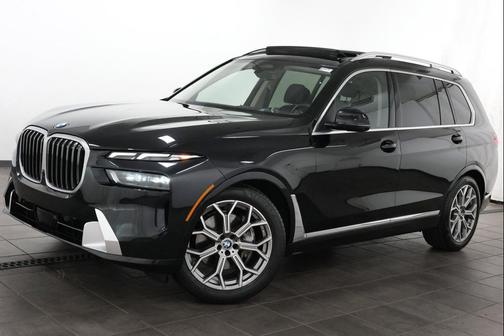 Black Sapphire Metallic 2023 BMW X7 xDrive40i