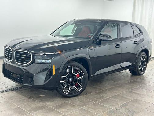 Black Sapphire Metallic 2025 BMW XM Base
