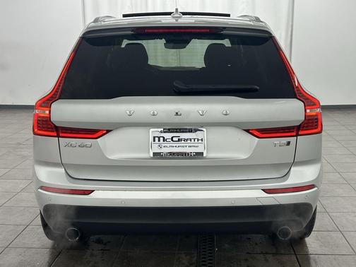 2021 Volvo XC60 T5 Momentum