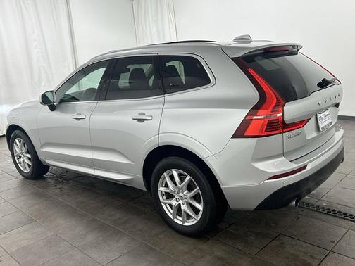 2021 Volvo XC60 T5 Momentum