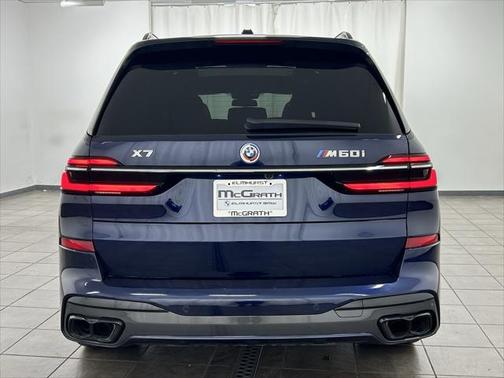 2023 BMW X7 M60i