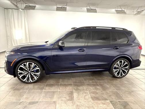 2023 BMW X7 M60i