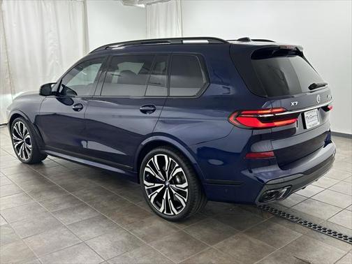2023 BMW X7 M60i