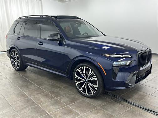 2023 BMW X7 M60i