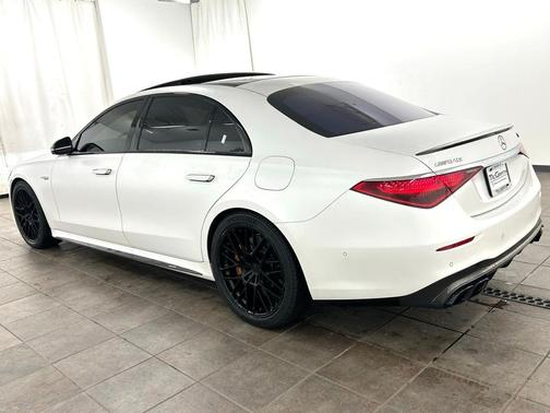 MANUFAKTUR Moonlight White Magno 2024 Mercedes-Benz AMG S 63 E 4MATIC