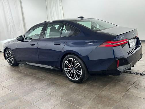 Tanzanite Blue II Metallic 2024 BMW 540 xDrive