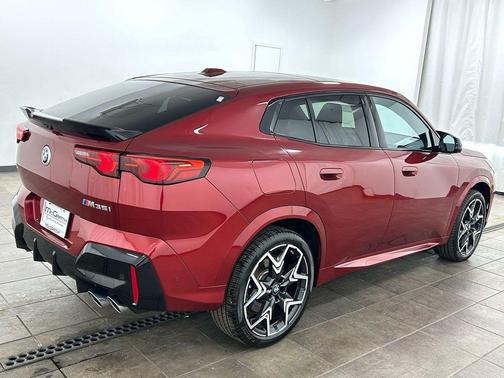 Vegas Red Metallic 2025 BMW X2 M35i