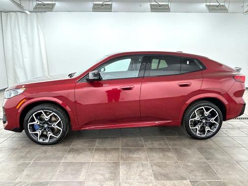 Vegas Red Metallic 2025 BMW X2 M35i