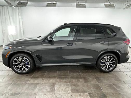 Dravit Grey Metallic 2026 BMW X5 M60i