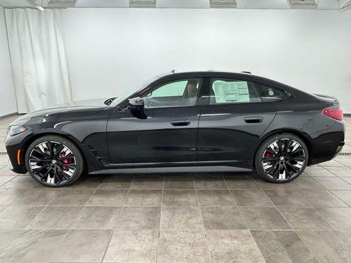Black Sapphire Metallic 2026 BMW M440 i xDrive