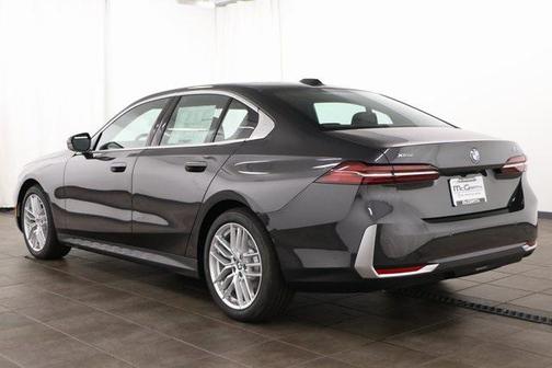 2025 BMW 530 i xDrive