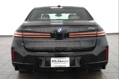 Black Sapphire Metallic 2027 BMW i7 50 xDrive