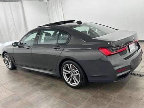 Dravit Grey Metallic 2022 BMW 750 i xDrive