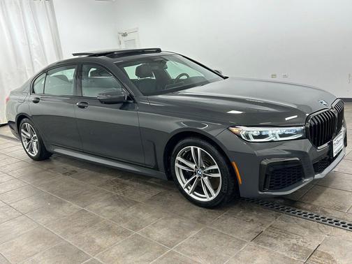Dravit Grey Metallic 2022 BMW 750 i xDrive
