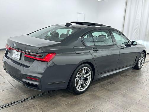 Dravit Grey Metallic 2022 BMW 750 i xDrive