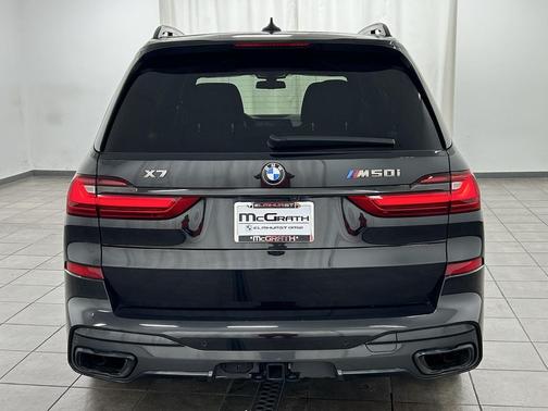 2022 BMW X7 M50i