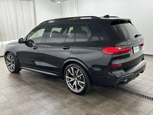 2022 BMW X7 M50i