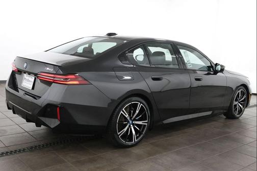Dark Graphite Metallic 2024 BMW i5 M60